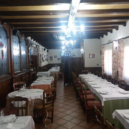 Yepes Hostal Los Galgos מראה חיצוני תמונה
