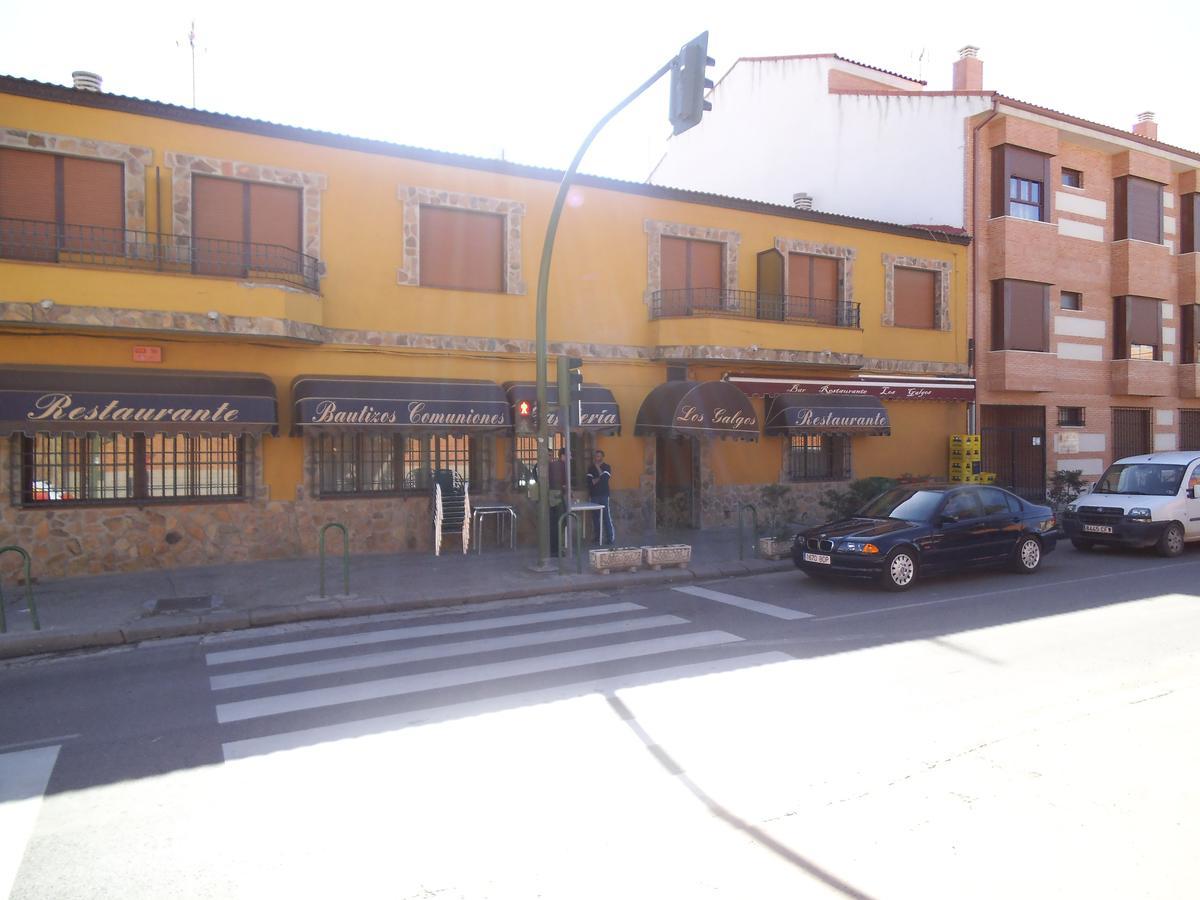 Yepes Hostal Los Galgos מראה חיצוני תמונה