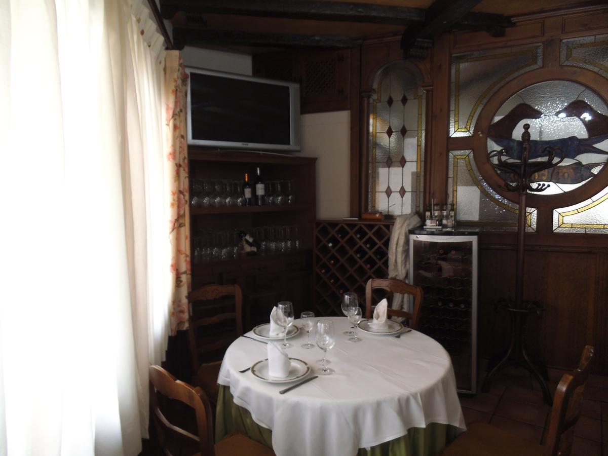 Yepes Hostal Los Galgos מראה חיצוני תמונה
