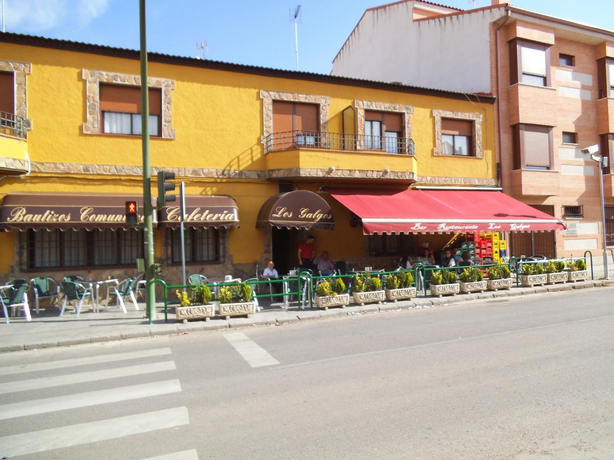 Yepes Hostal Los Galgos מראה חיצוני תמונה