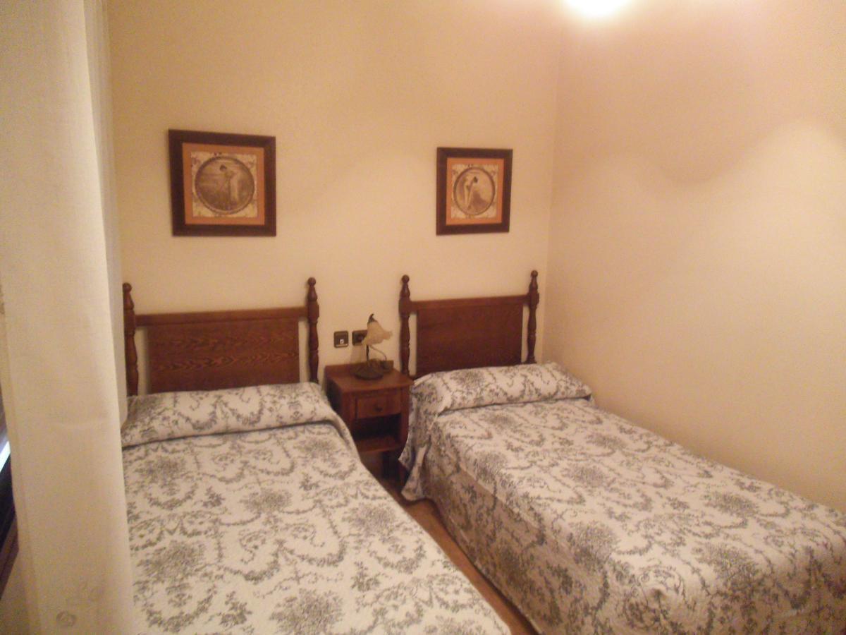 Yepes Hostal Los Galgos מראה חיצוני תמונה