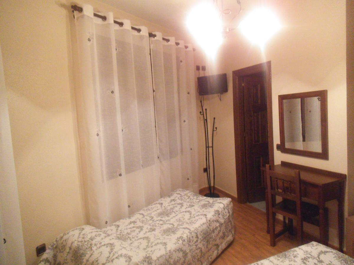Yepes Hostal Los Galgos מראה חיצוני תמונה