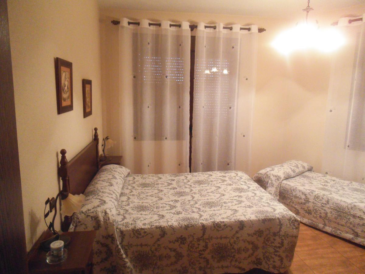 Yepes Hostal Los Galgos מראה חיצוני תמונה